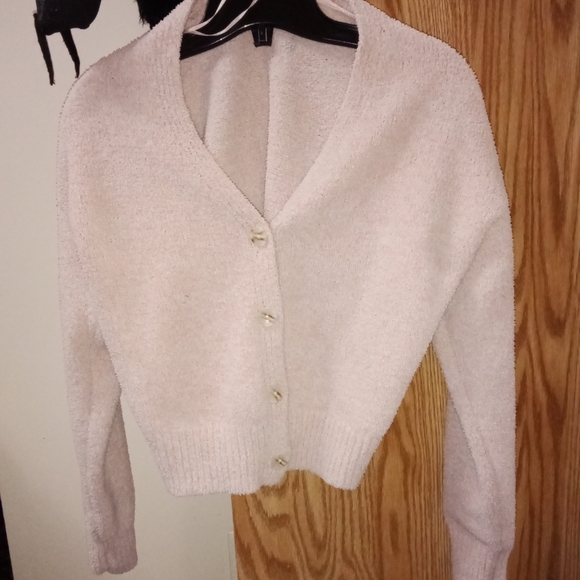 yes/Lola - Picture 5 of 9